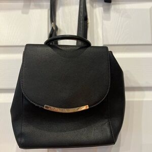 LD purse and backpack multi pockets clean inside